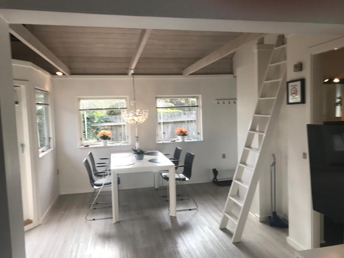 Skon Feriebolig Med Havudsigt I Naturskont Omrade Munkebo Esterno foto