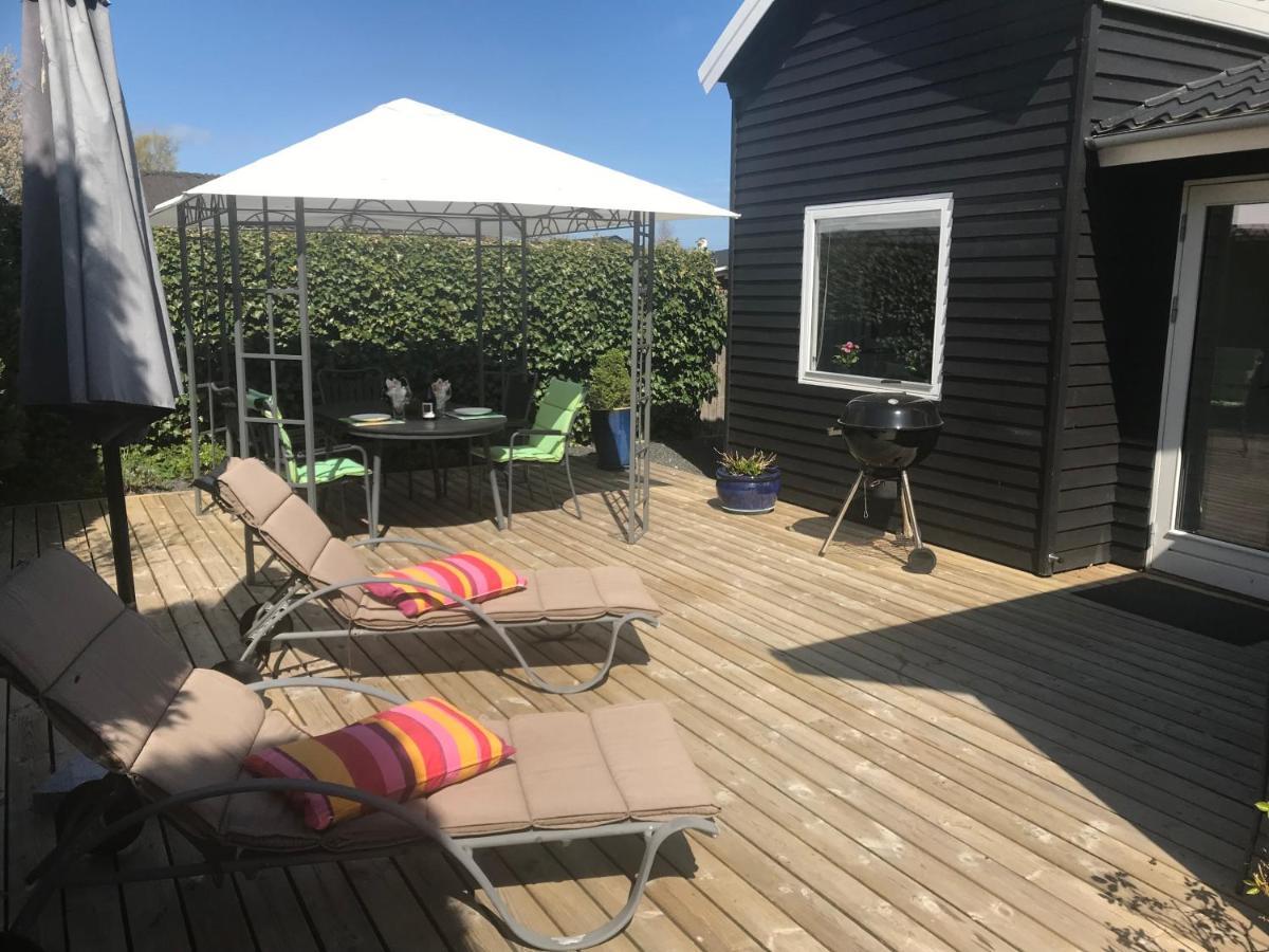 Skon Feriebolig Med Havudsigt I Naturskont Omrade Munkebo Esterno foto